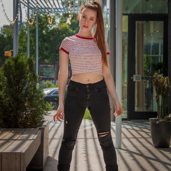 Meet Your Posher -  Shelby Lea - Picture 3 of 8